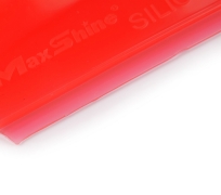 Cây gạt nước rửa xe lưỡi Silicon Maxshine 7011022 được làm từ chất liệu silicon mềm, dẻo dai không gây xước bề mặt sơn và kính, màu trong suốt
