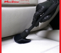 Cọ vệ sinh chi tiết cán dài Maxshine 704607 được làm từ lông mềm mại không dễ bị rụng lông và không bị sự ăn mòn của hóa chất
