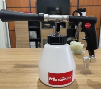 Súng dọn nội thất ô tô chuyên dụng cho da Maxshine ACG001 được làm bằng nhựa HDPE rất bền, hạn chế nứt vỡ khi rơi rớt và chống ăn mòn hóa học